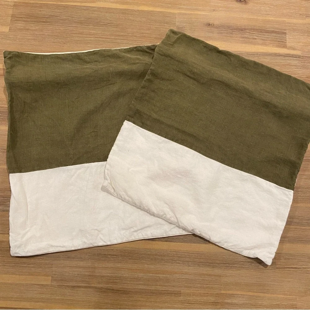 Coterie Brooklyn Two-Tone Green and White Throw Pillow Set of 2